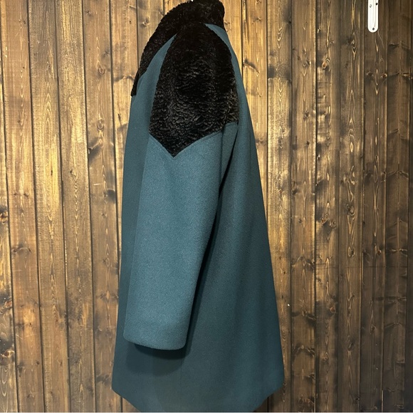 Vintage Wool Forest Green and Black Women's Coat - Picture 3 of 9